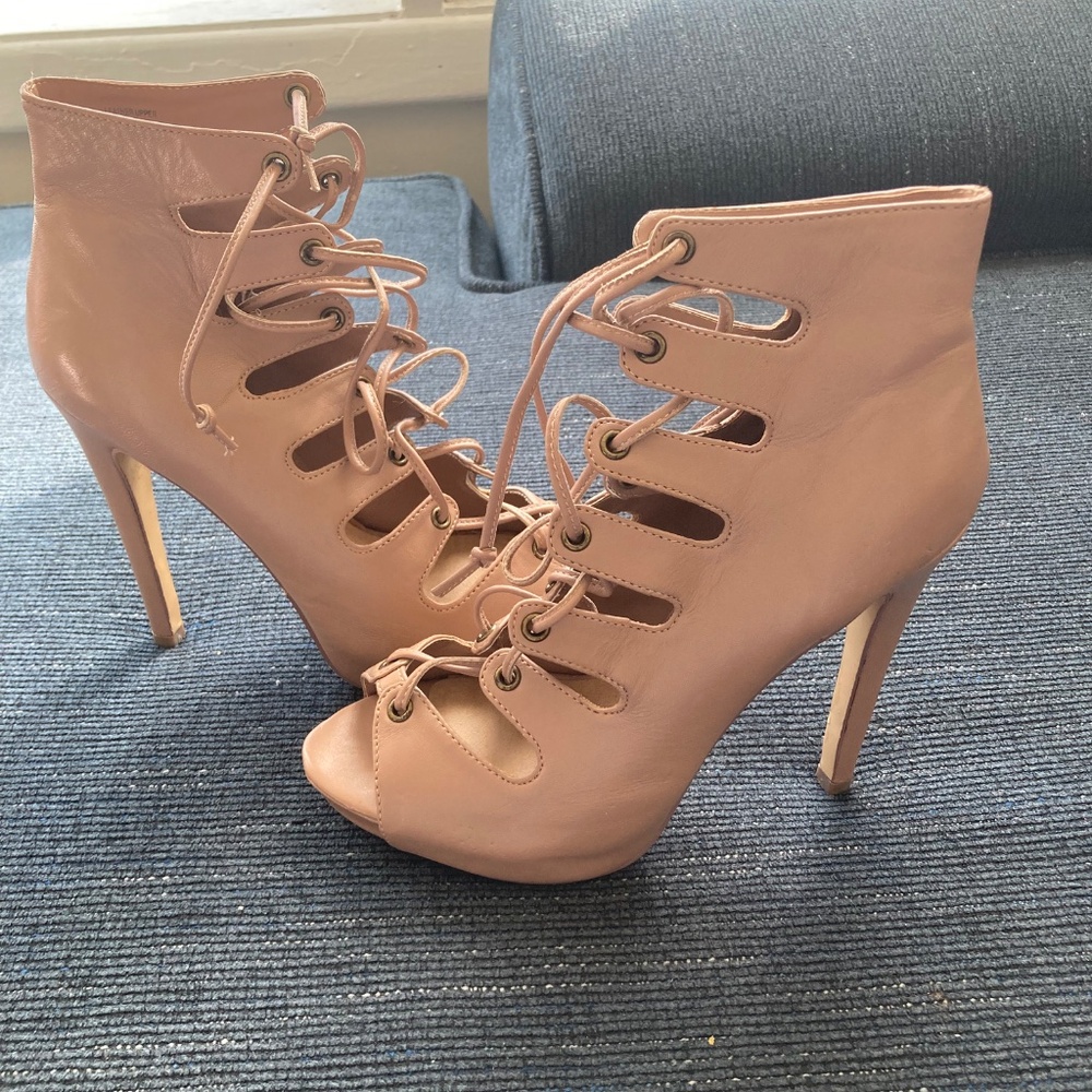 Original Le Chateau heels size 6